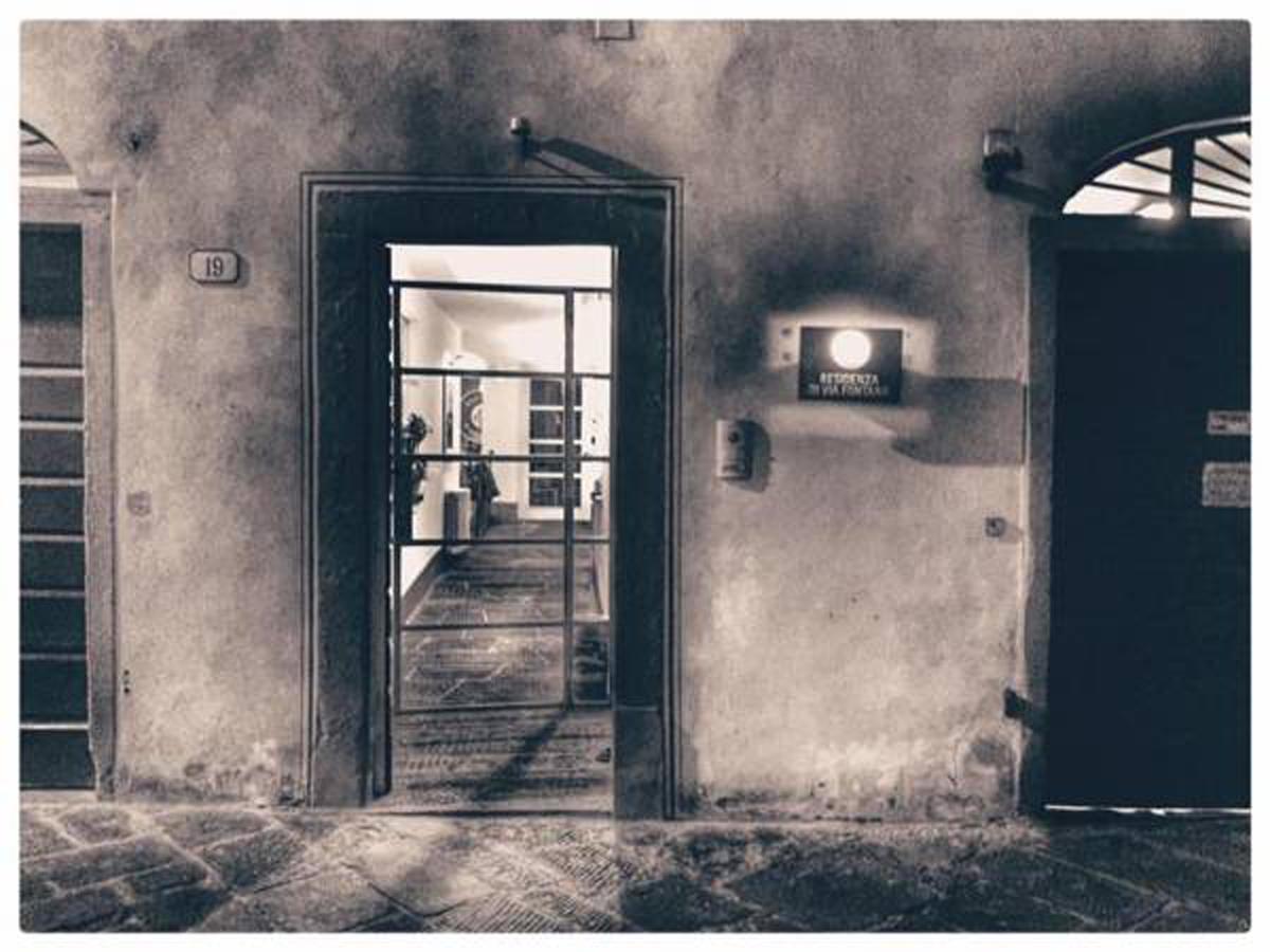B&B Residenza Di Via Fontana Lucca Exteriör bild
