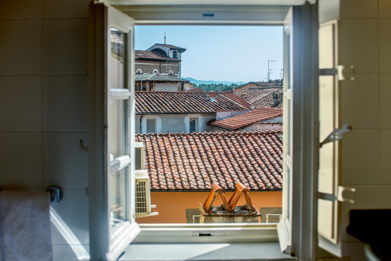 B&B Residenza Di Via Fontana Lucca Exteriör bild