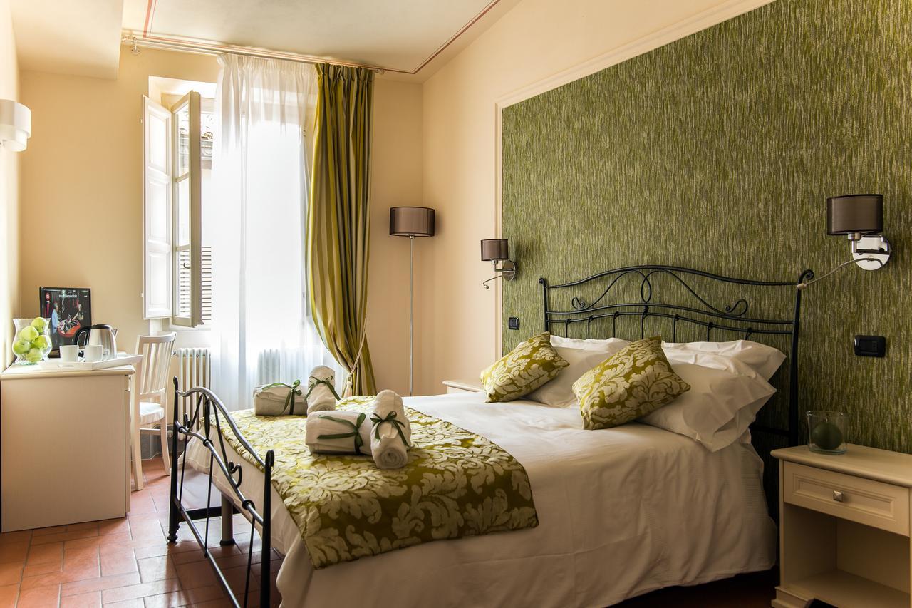 B&B Residenza Di Via Fontana Lucca Exteriör bild